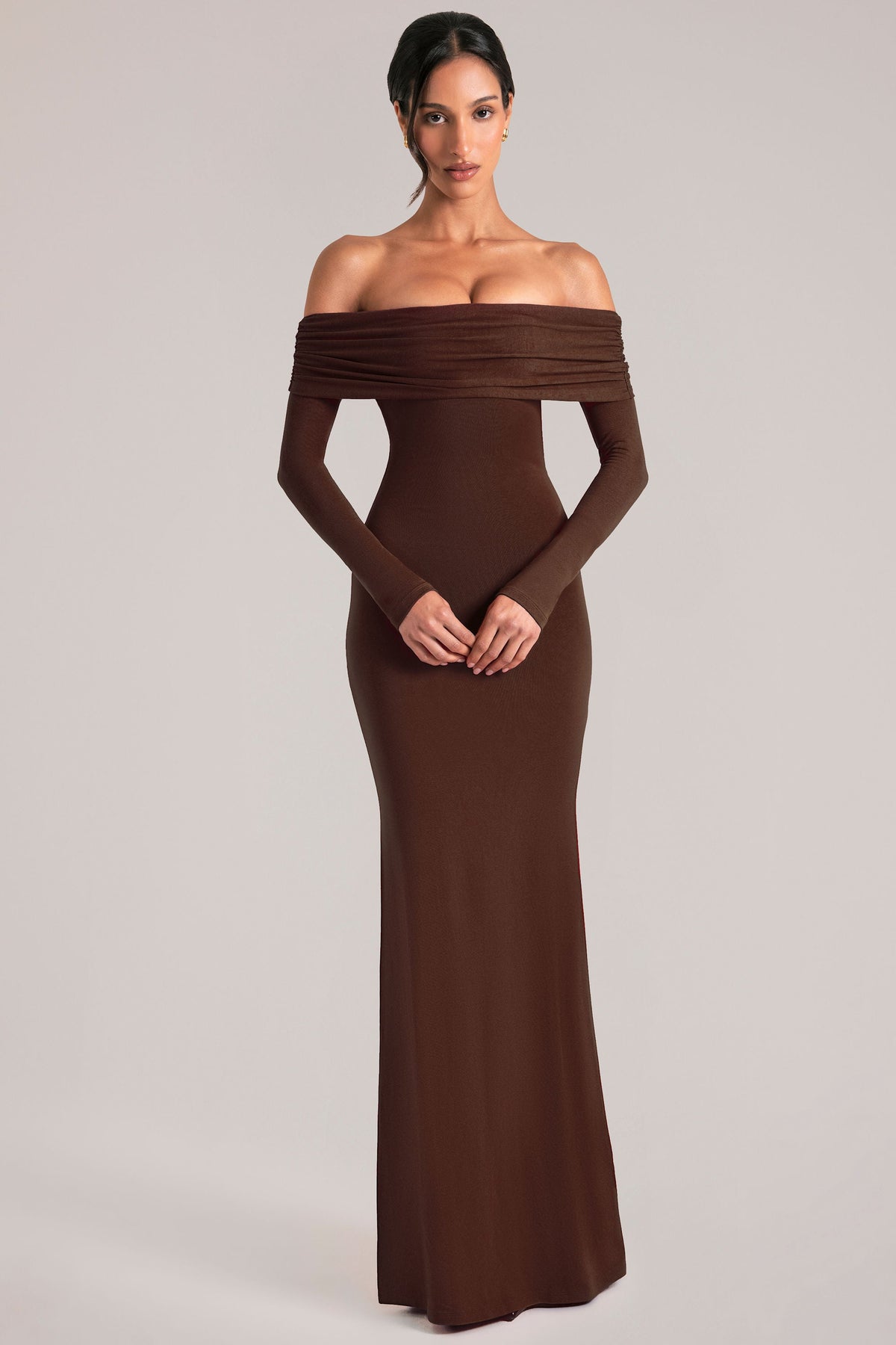Vestido largo con mangas ajustado