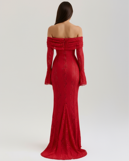 Robe longue en dentelle avec décolleté bardot