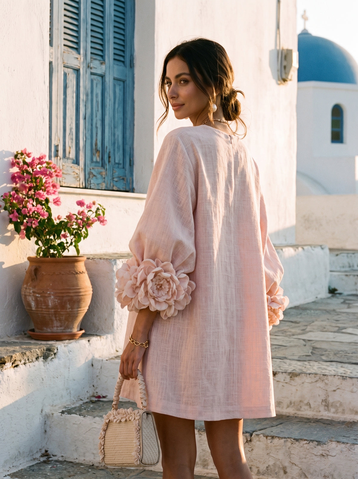 Vestido Mini Floral Rosa Con Botones Y Mangas Florales Sorprendentes