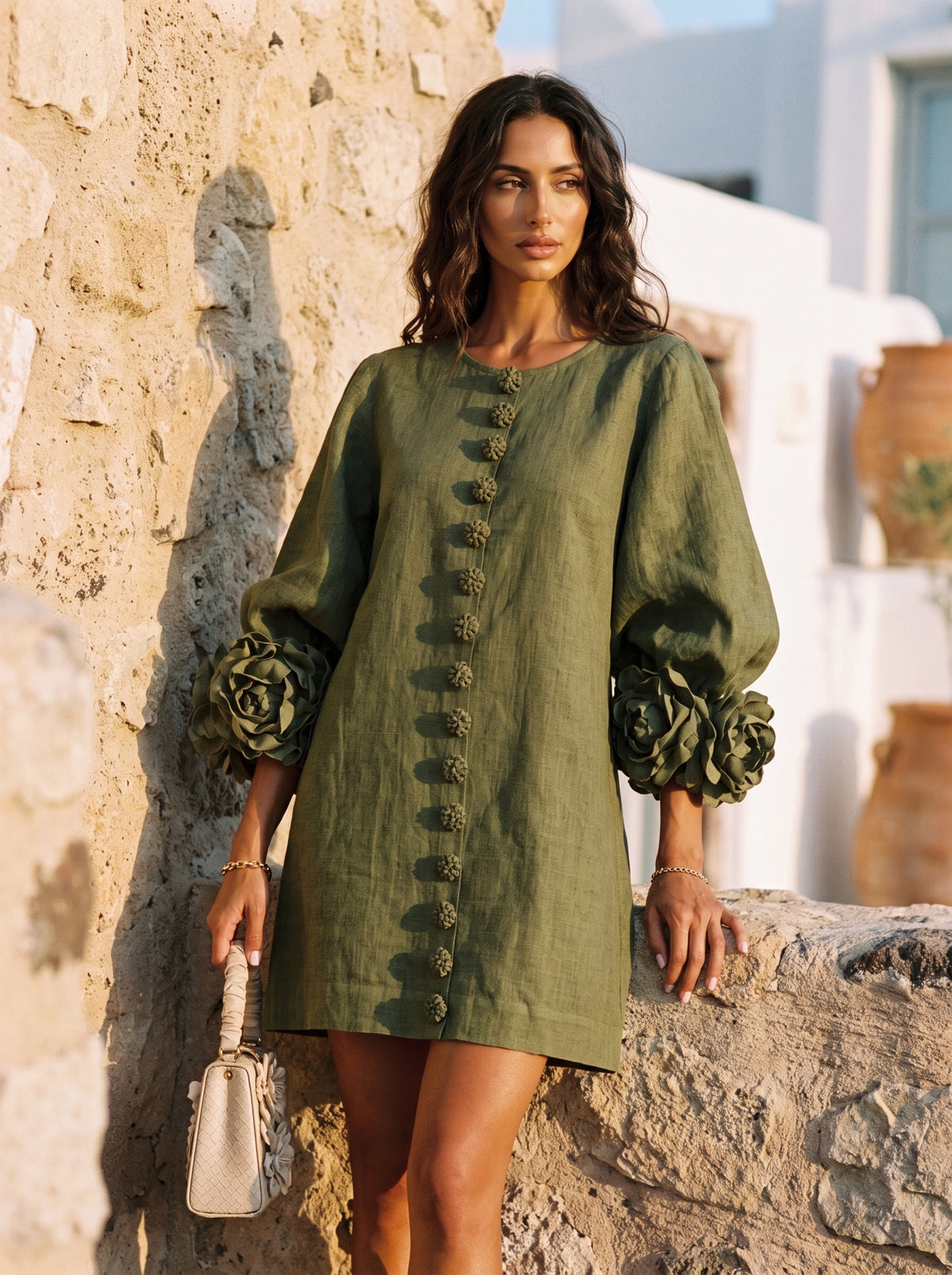 Vestido Mini de Camisa Floral Verde Oliva con Puños Florales Exuberantes