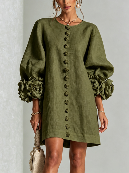 Vestido Mini Blanco con Botones de Flores y Mangas de Flores Extravagantes