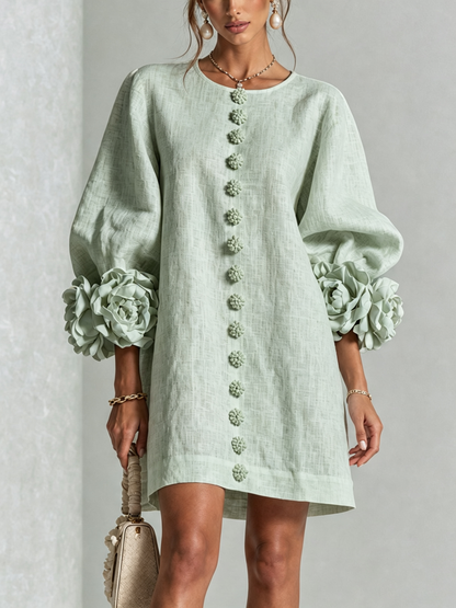 Vestido Mini Blanco con Botones de Flores y Mangas de Flores Extravagantes