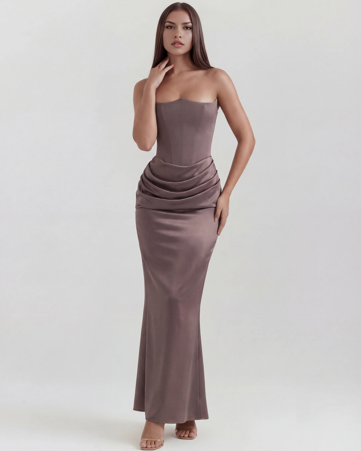 Robe longue satinée bustier